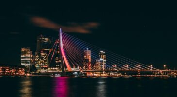 Europe2 Tonic : Le yacht de Jeff Bezos bloqué à Rotterdam