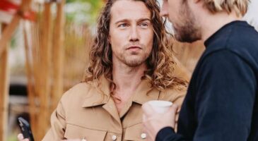 Julien Doré et Eddy de Pretto unissent leurs forces sur Larme Fatale (VIDEO)