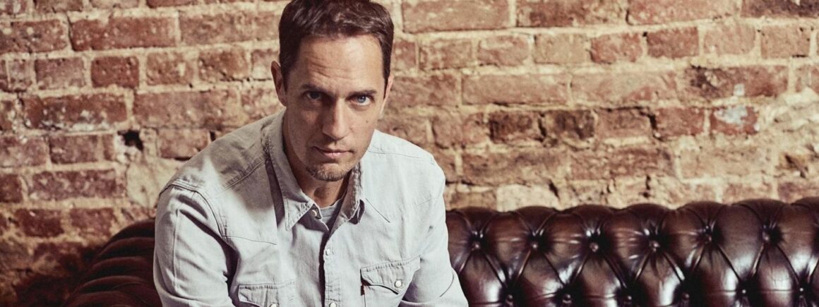 Grand Corps Malade annonce une réédition de son album Mesdames