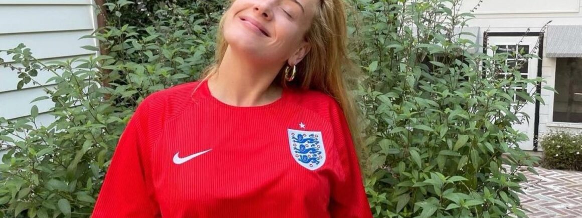 Adele salue l’effort de l’équipe anglaise à l’Euro de football (PHOTO)