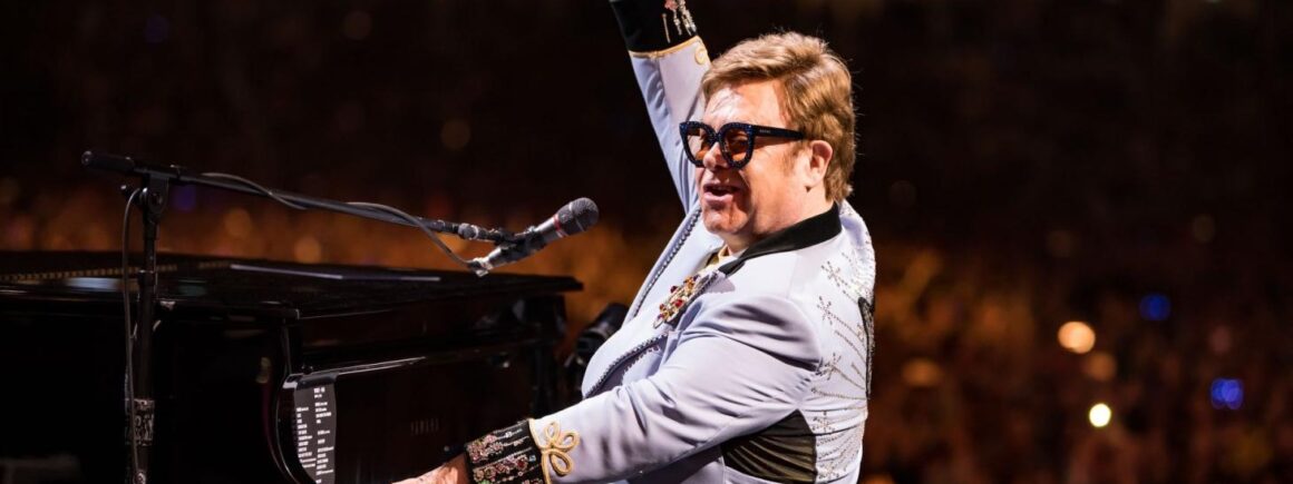 Elton John ajoute un ultime concert en France pour sa tournée d’adieu !