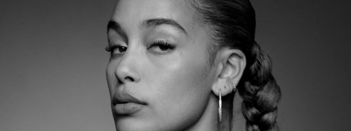 Jorja Smith fait son grand retour avec un nouvel EP intitulé Be Right Back !