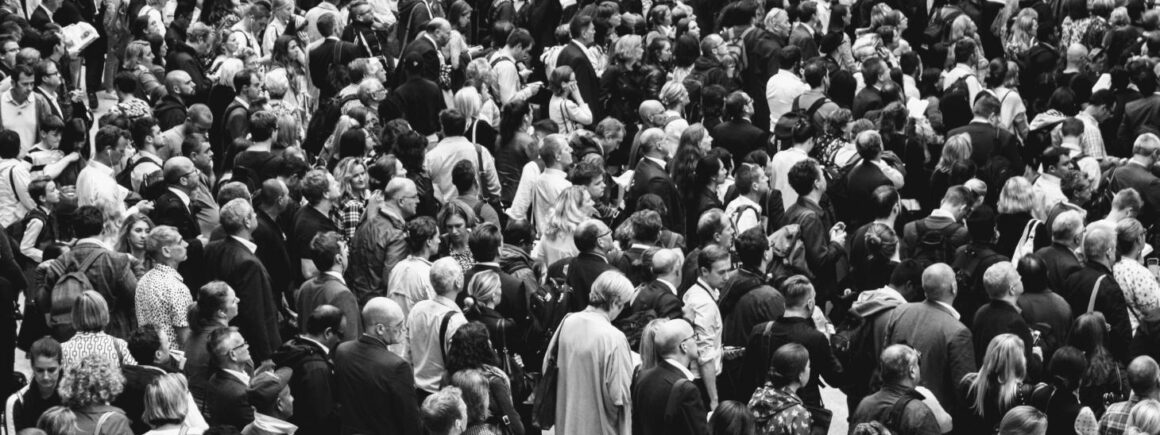 Bienvenue Chez Clément – Afterwork Europe 2 : D&rsquo;où viennent nos noms de famille ? Clément répond !