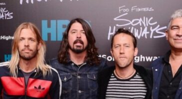 Foo Fighters envoie une nouvelle guitare à un fan qui s'est fait voler la sienne