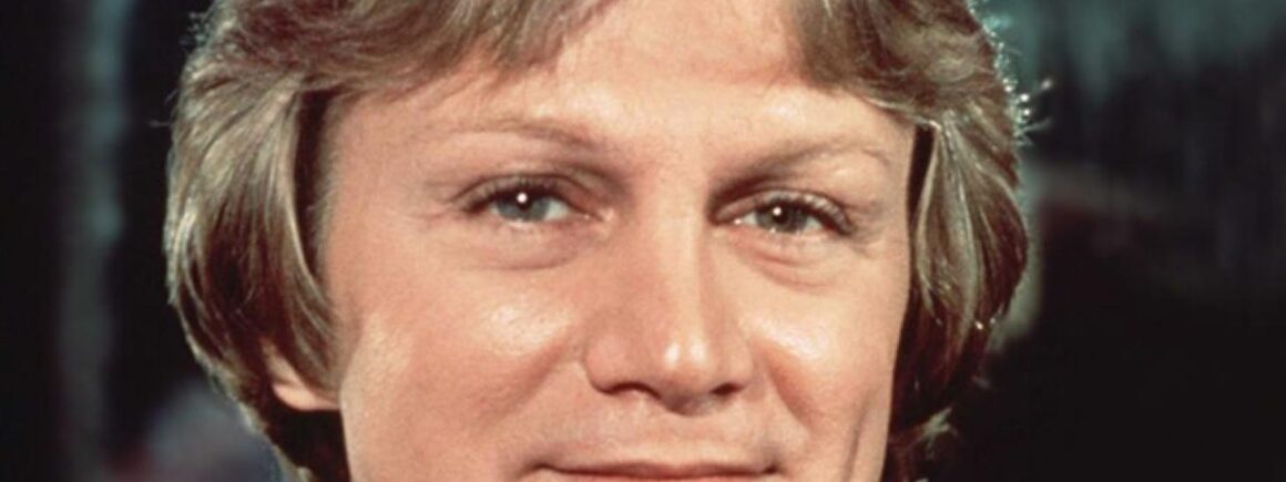 Les messages (pas agréables) de Claude François et troquer des bouteille en plastique dans le Top Insolite cette semaine