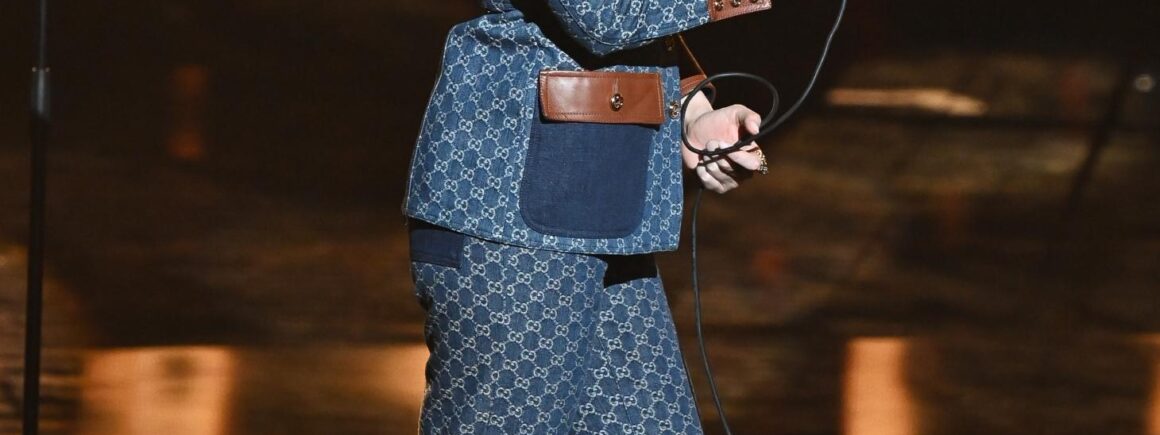 Clara Luciani interprète Comme un Boomerang avec Julien Clerc pour Taratata (VIDEO)