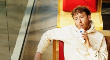 Eddy de Pretto : Trois ans après le succès de Cure, il dévoile À tous les bâtards !