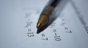 Bienvenue chez Clément : On a la technique pour ne plus confondre l'Horizontale et la Verticale !