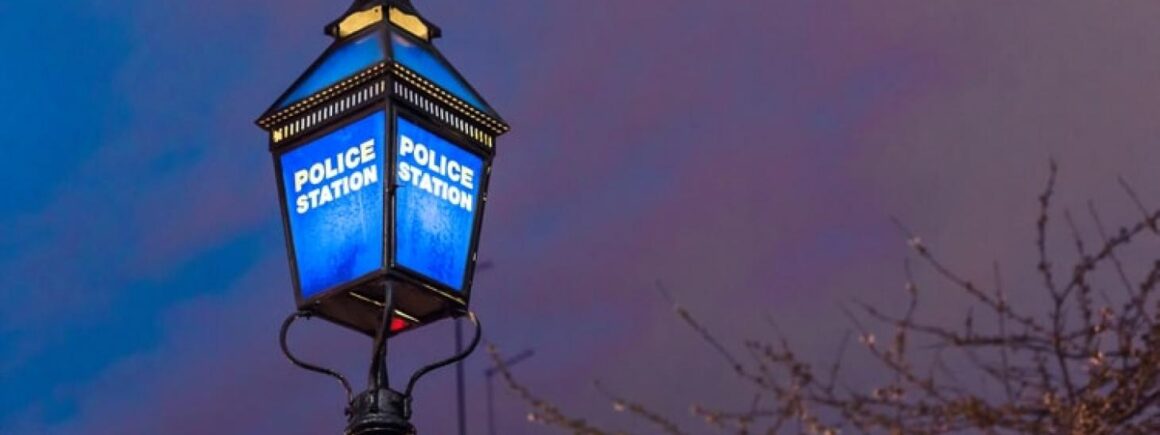 Clément l&rsquo;Enfume : il se rend à la police après 30 ans de cavale… et découvre qu&rsquo;il n&rsquo;était pas recherché