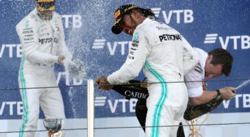 Bienvenue chez Clément : Pourquoi les pilotes de Formule 1 célèbrent avec du champagne ?