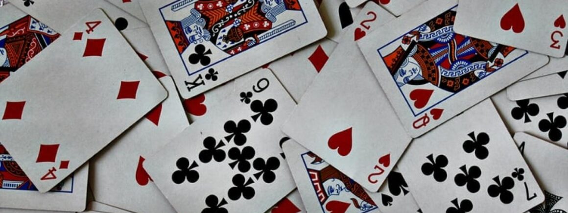 Bienvenue chez Clément : Pourquoi les jeux de cartes ne proposent-ils que des Rois ?