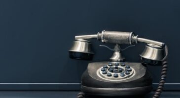 Bienvenue chez Clément : Pourquoi dit-on toujours "Allô" lorsque l'on décroche ?