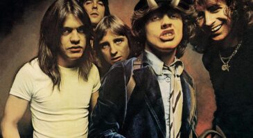 Bienvenue chez Clément : AC/DC, ABBA, Daft Punk... prouvez-nous que vous connaissez l'origine de ces noms de groupes !