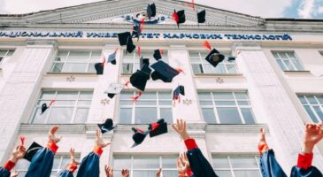 Bienvenue chez Clément : Pourquoi partons de la sixième pour arriver en Terminale ? 