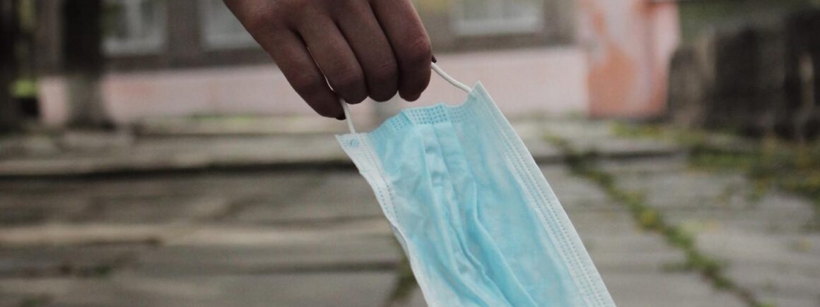 Plus Mel la Vie : Les masques chirurgicaux polluent et il est temps d&rsquo;y remédier