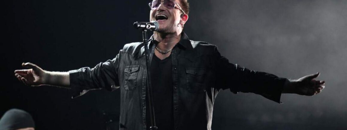 U2 : Miley Cyrus et Jessie J rejoignent le groupe sur scène pour chanter « One »