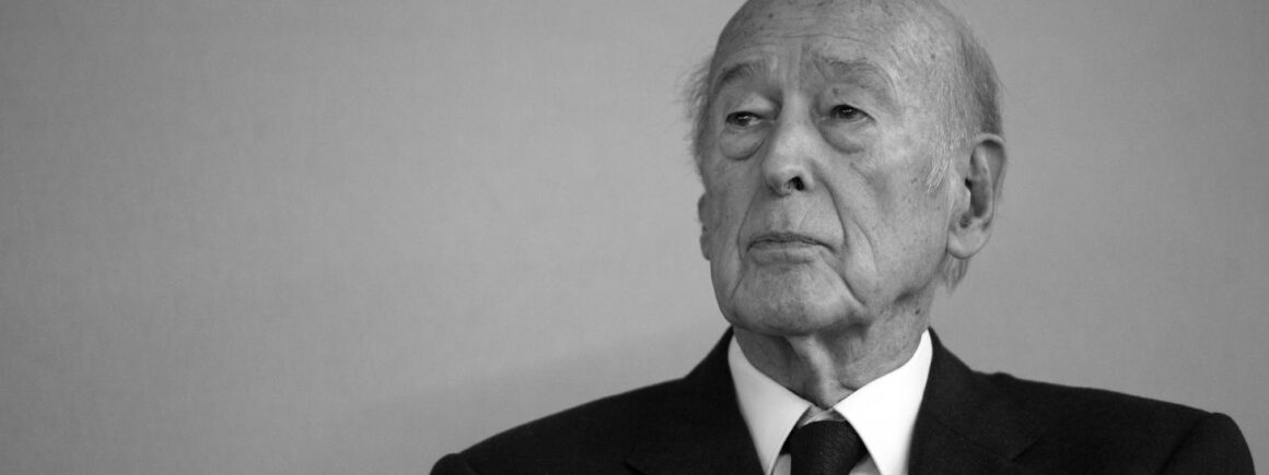 Bienvenue chez Clément : Valéry Giscard d&rsquo;Estaing est mort !