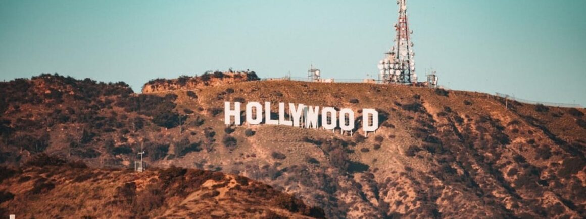 Bienvenue Chez Clément – Afterwork Europe 2 : D’où vient le célèbre panneau Hollywood ?