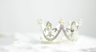 Bienvenue Chez Clément : Une reine thaïlandaise se noie, personne n'a eu le droit de la sauver