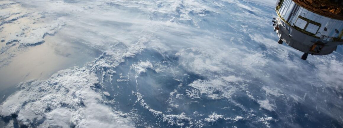 Bienvenue Chez Clément – Afterwork Europe 2 : La station spatiale internationale bondée, un astronaute préfère dormir dehors