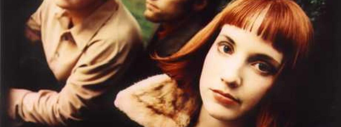 Dans l’iPhone de Manu : Vous avez choisi Kiss Me, par Sixpence None The Richer !