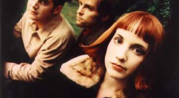 Dans l'iPhone de Manu : Vous avez choisi Kiss Me, par Sixpence None The Richer !
