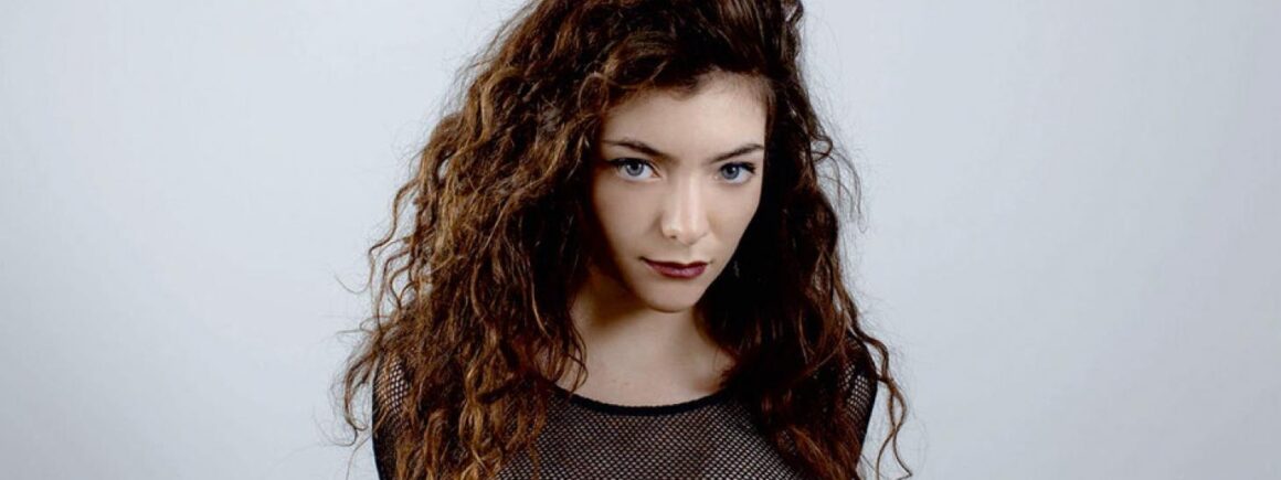Lorde pourrait bien dévoiler de nouveaux sons l’an prochain