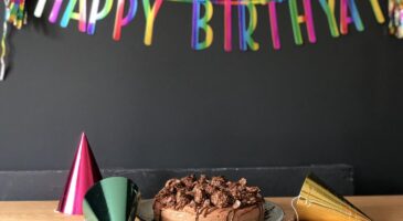 Bienvenue Chez Clément : Découvrez quelles célébrités sont nées le même jour que vous !