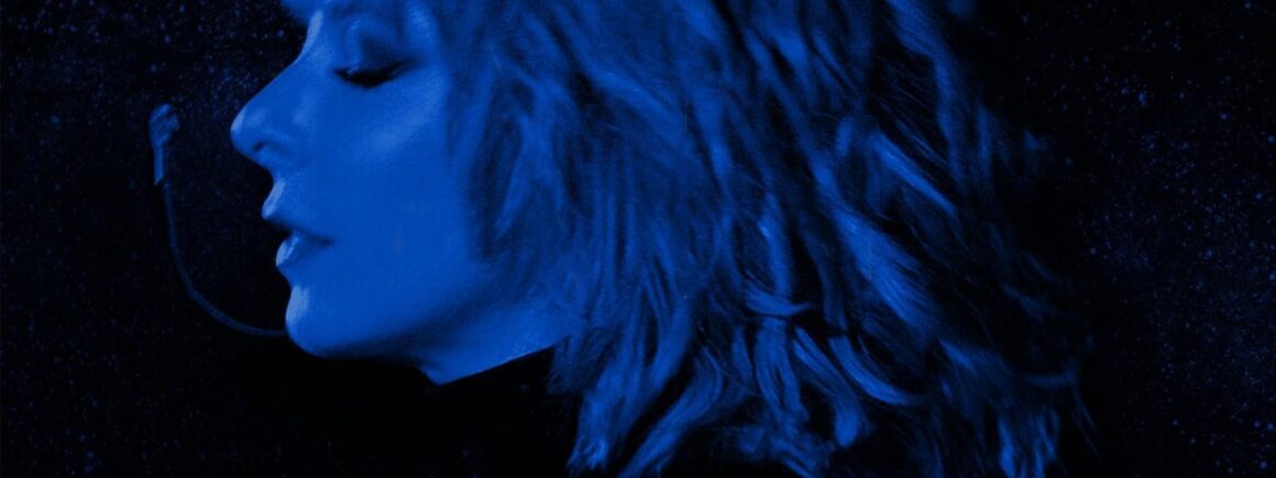 Mylène Farmer est de retour avec L’âme dans l’eau, un nouveau single !