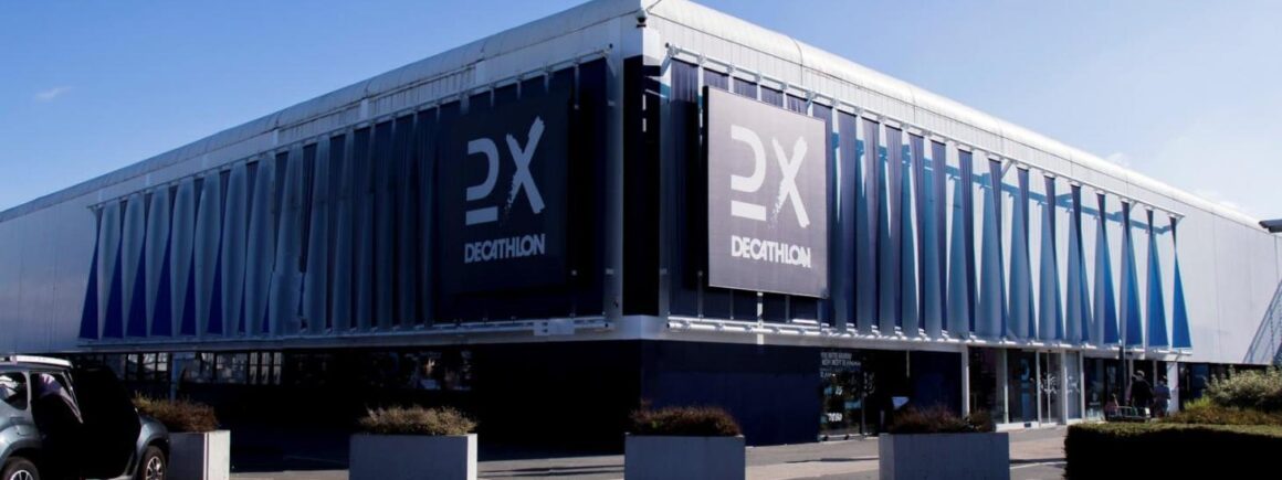 Bienvenue Chez Clément – Afterwork Europe 2 : Pour échapper aux caisses, les clients de ce Decathlon passent dans un tunnel !