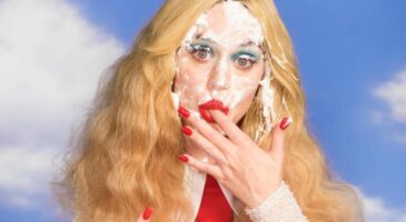 Pourquoi Katy Perry repousse t-elle la sortie de son album ?