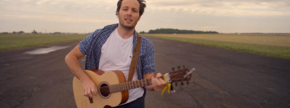 Vianney dévoile le clip libérateur de N’attendons pas (VIDEO)
