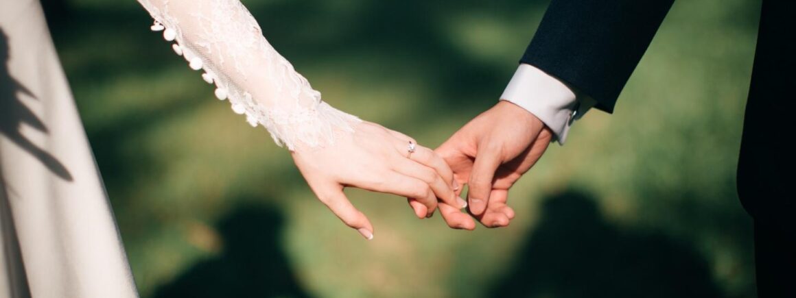 Bienvenue Chez Clément – Afterwork Europe 2 : Ils s&rsquo;étaient tatoués la date de leur mariage… avant le coronavirus !