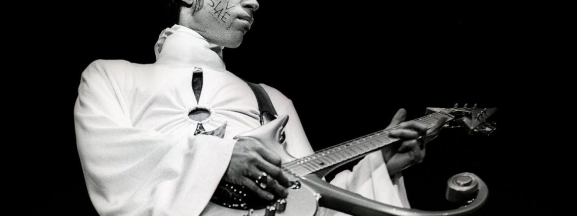Prince : Le live de son concert historique à Syracuse en 1985 est disponible sur YouTube (VIDEO)