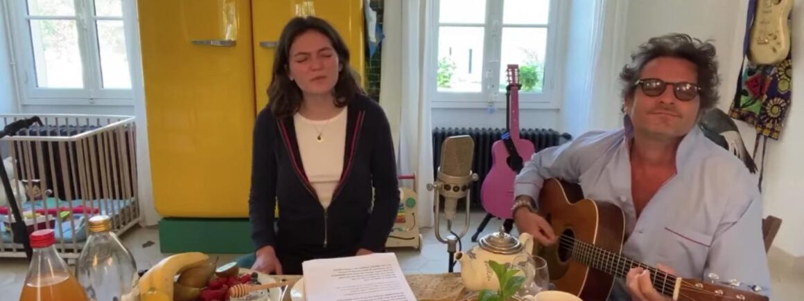 Live Réseaux Sociaux : -M- et sa fille rendent hommage à Prince (VIDEO)
