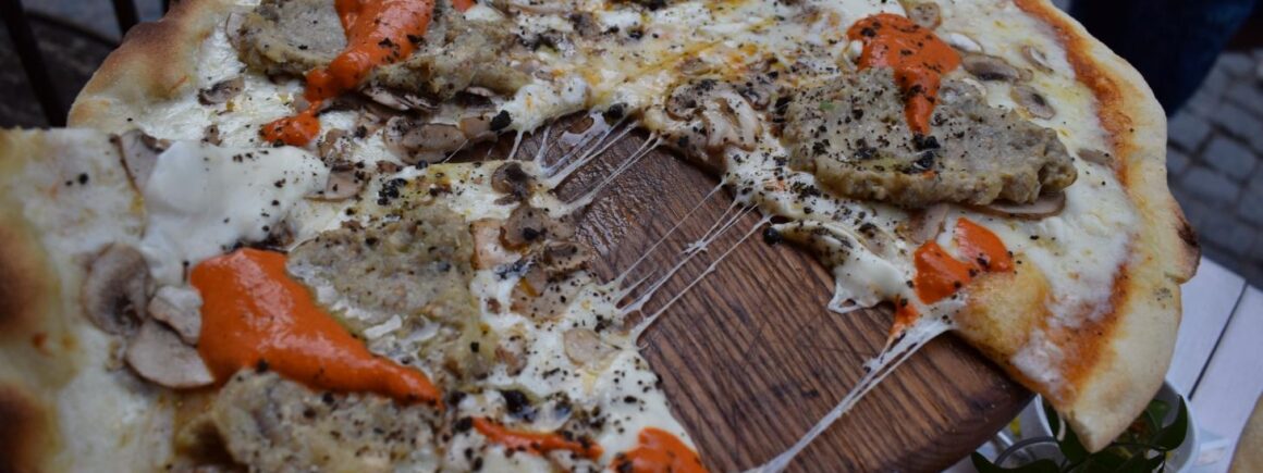 Bienvenue Chez Clément – Afterwork Europe 2 : La demande de fromage râpé augmente et il faut du personnel !