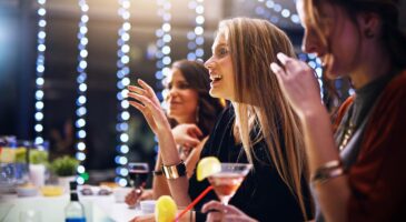 La Matinale Europe 2 : En plein confinement, un maire envoie la Police dans un bar et... y retrouve sa femme !