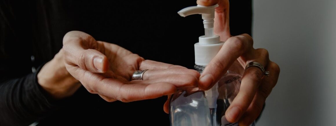 Bienvenue Chez Clément – Afterwork Europe 2 : Nocibé offre des crèmes pour les mains au personnel soignant