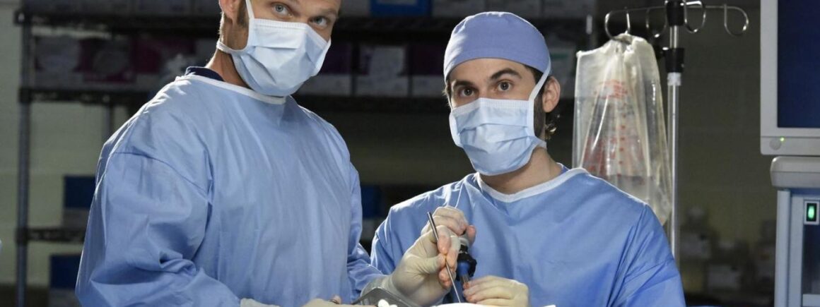 Grey’s Anatomy donne ses masques au personnel hospitalier, un trailer pour la Casa de Papel… les news séries de la semaine