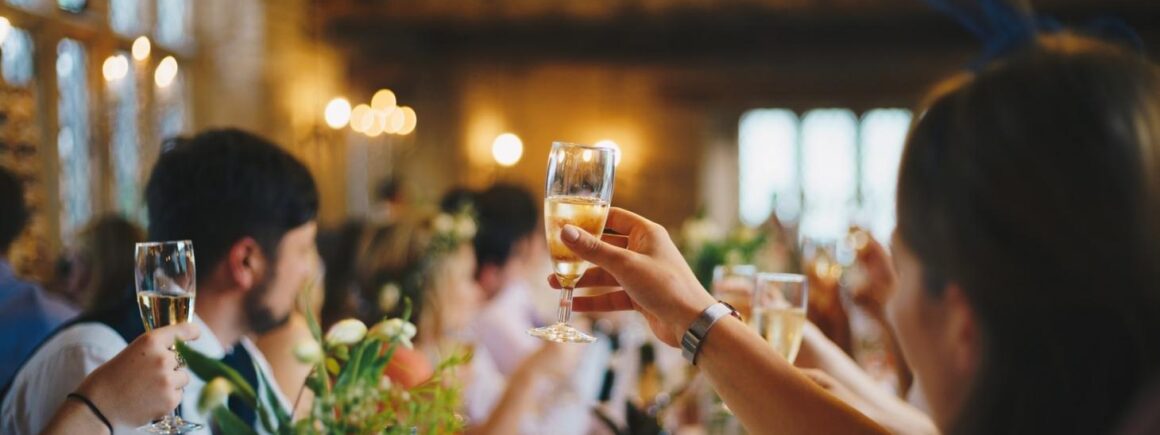 Bienvenue Chez Clément – Afterwork Europe 2 : Arrêtez tout, on a trouvé l&rsquo;Air bnb de vos soirées !