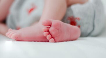 La Matinale Europe 2 : Des jumeaux ne naissent pas dans la même décennie