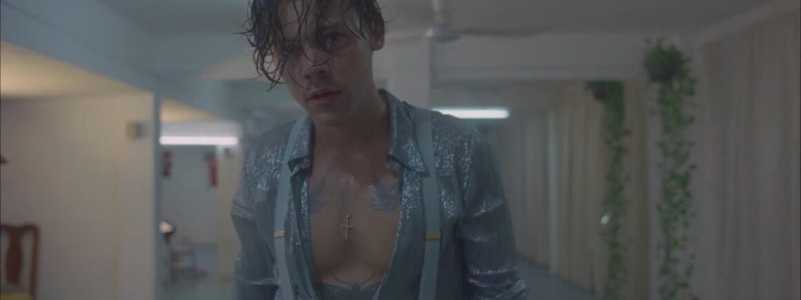 Harry Styles dévoile le clip sensuel et enivrant de Lights Up (VIDEO)