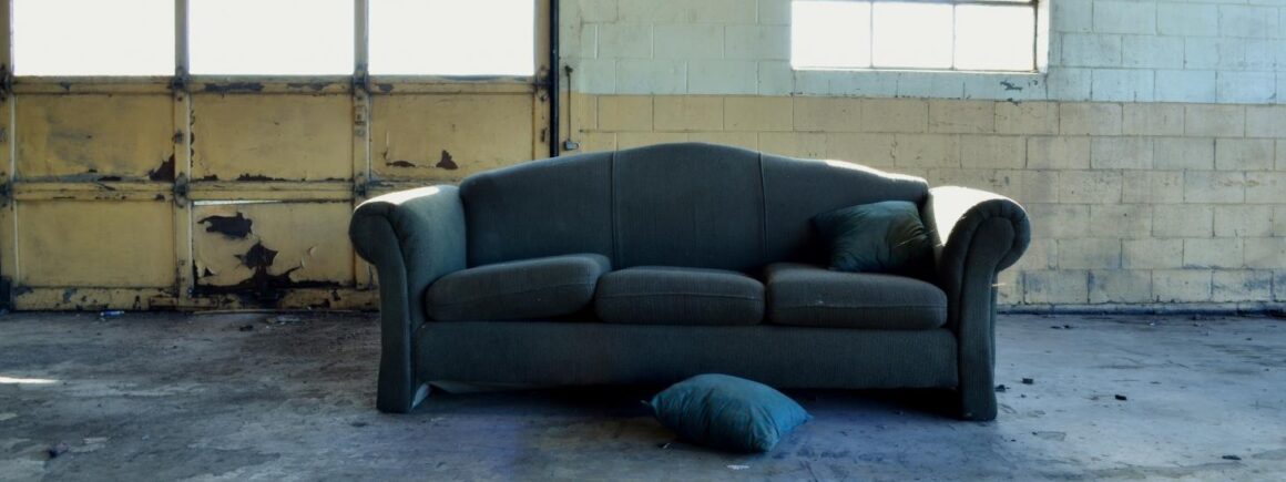 Elle achète un fauteuil d&rsquo;occasion et découvre un incroyable trésor !