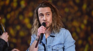 Julien Doré écrit au roi de Belgique pour lui demander un service un peu particulier (PHOTO)