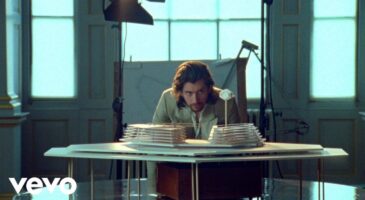 Arctic Monkeys : Four Out Of Five, le clip à la Kubrick dévoilé