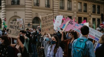 La Matinale Europe 2 : En Nouvelle-Zélande, la Macarena pour disperser les manifestants
