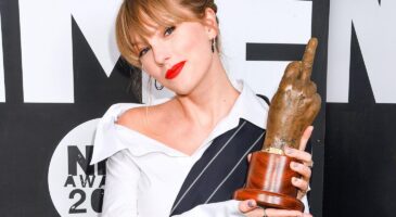 La Matinale Europe 2 : D'où vient le doigt d'honneur ?