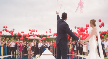 Les enfants ruinent le mariage, les mariés font payer les parents