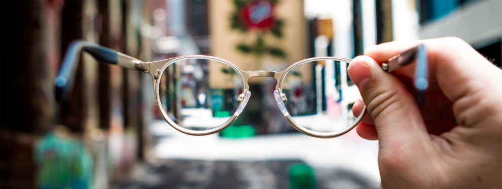 68% des français l’ont déjà demandé à une personne avec des lunettes !