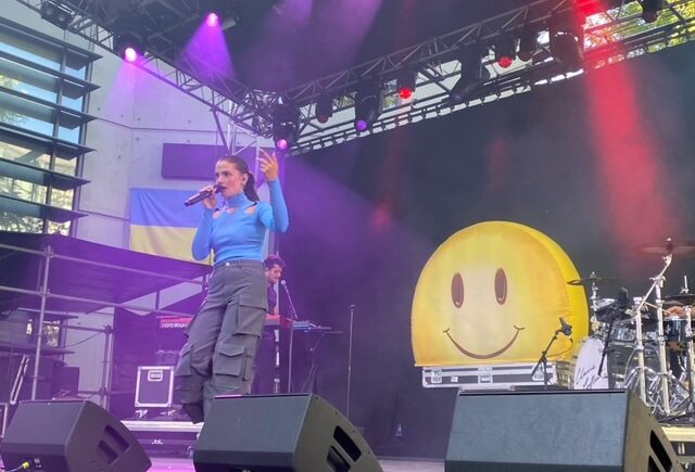 Woodkid, Claire Laffut et Vald étaient les invités d’EuropaVox ce vendredi 1er juillet (VIDEOS)